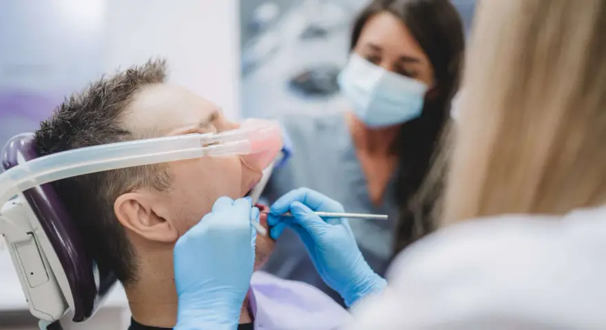Ile trwa znieczulenie u dentysty? Od 1 do 6 godzin i co dalej?